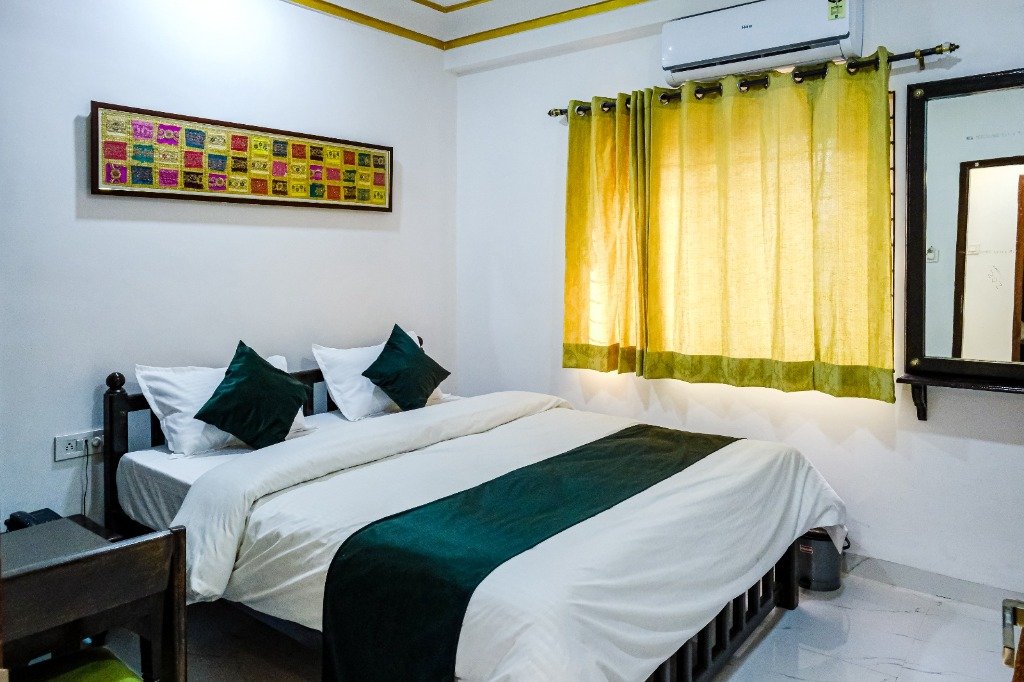 Emerald Suite Interior